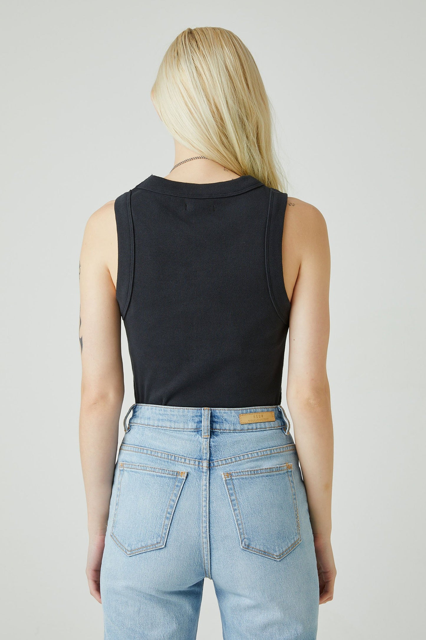 Neuw Jonesy Singlet Black